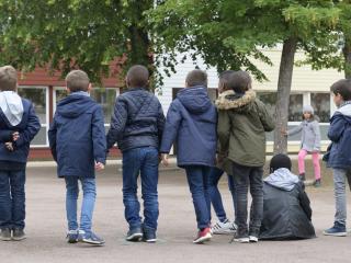 Enfants en récréation